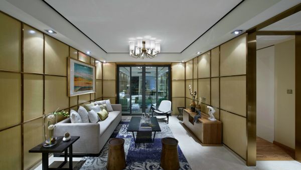 客厅入户的玄关区域和客厅相连，然后就是开放式的客厅空间，更加明亮。