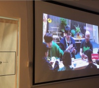 京东京造便携式投影仪对比当贝C1便携式投影仪