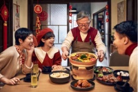 老板电器贺岁片《家宴之盆菜》暖心上映,蒸烤一体机大显身手
