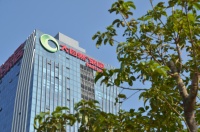 大自然家居：股东新增佘炎青、兔宝宝、上海厚城