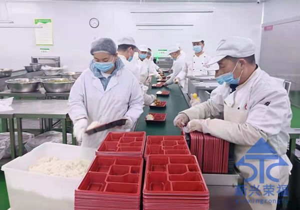 中央厨房设备:xinxingrongfu.com