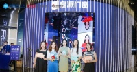 潮这儿看｜新浪主编团走进中国建博会（广州）参观皇派门窗