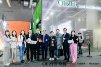 潮这儿看|新浪家居主编团走进OEZER欧哲门窗