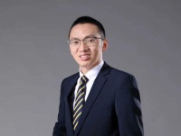 原欧哲门窗营销总经理陈勤显今日离职,8月将入职三雄极光
