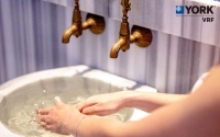 约克热水中央空调：日常护肤好帮手，舒适洗浴开启精致生活