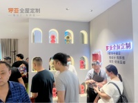 罗亚全屋定制以轻投高产·赢在起点绽放广州定制家居展