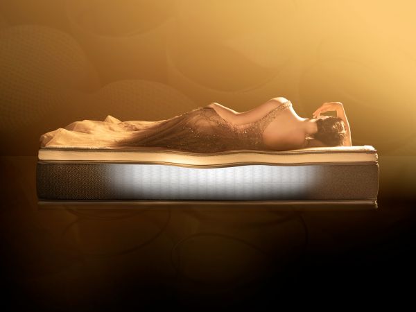  Beautyrest®甜梦独立袋装弹簧科技，点对点贴合人体曲线，让使用者自然躺卧时，脊柱保持自然放松，维持正常生理曲度。