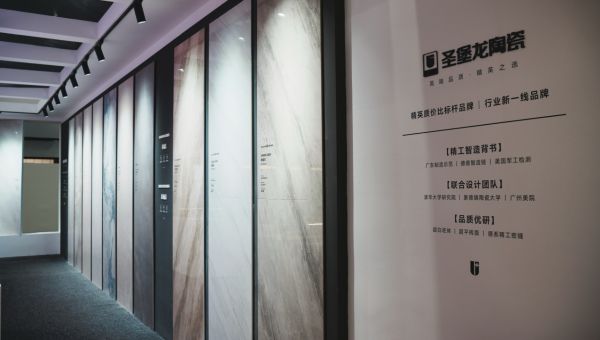 房间里有门 AI 生成的内容可能不正确。