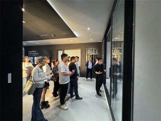 欧福莱门窗携手锦华装饰改造家设计部，共探门窗创新设计新径