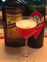 睡前晚安酒推荐：草本酒、梅见青梅酒和红酒等五款酒是绝佳选择