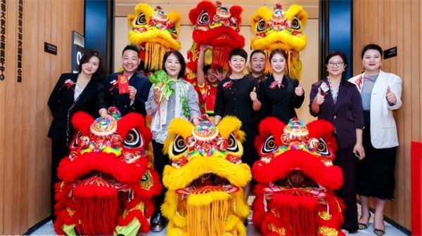 东方木艺 星耀大湾区 南洋迪克全案高定，聚势深圳湾